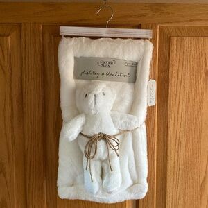 White/Ivory blanket with plush bear